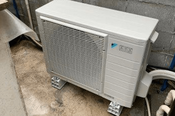 山口県萩市Z様邸ダイキンEQN37WFVE施工実績写真